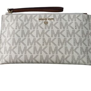 Michael Kors Jet Set Travel Large Zip Wristlet Vanilla MK Signature
